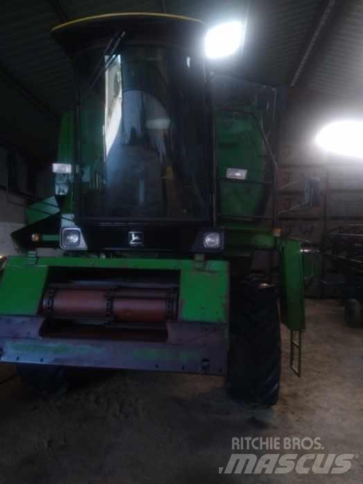 John Deere 1065 حصادات