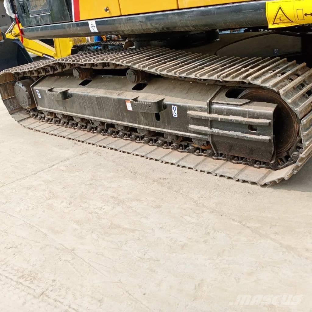 Sany SY 215 C حفارات زحافة