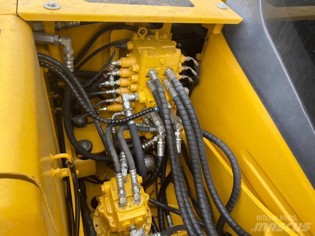 Komatsu 110LC-7 حفارات زحافة