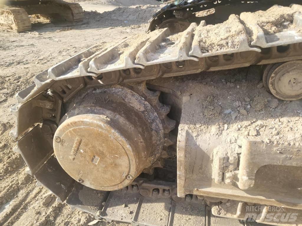 Hyundai HX 520 L حفارات زحافة