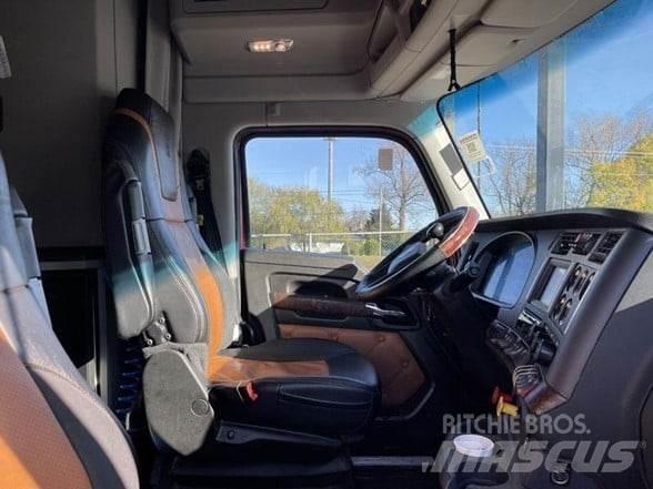 Kenworth T680 وحدات الجر