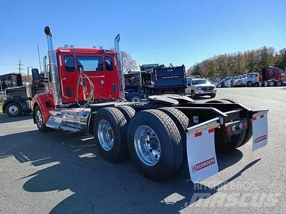 Kenworth W990 وحدات الجر