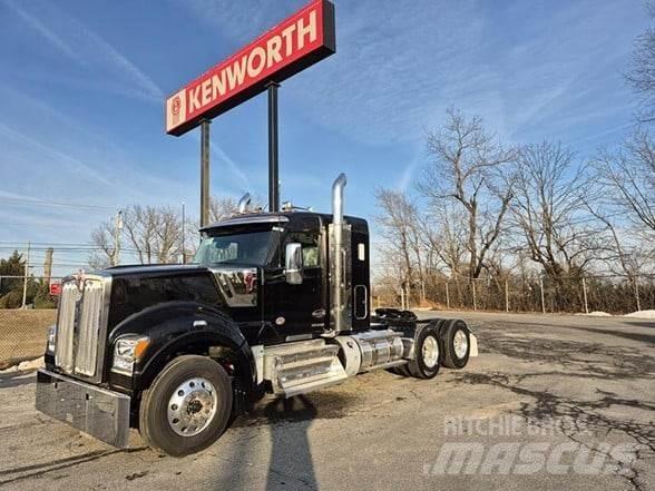 Kenworth W990 وحدات الجر