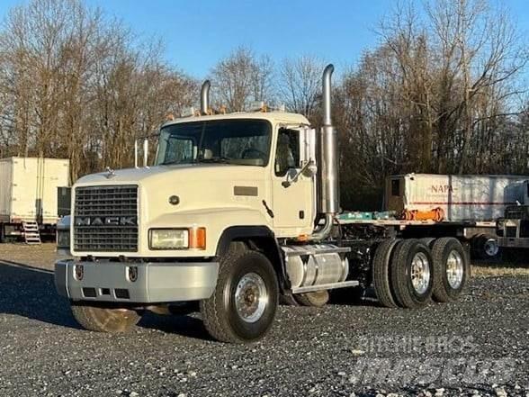 Mack CL733 وحدات الجر