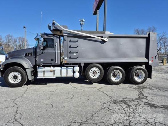 Mack GRANITE 64FR شاحنات قلابة