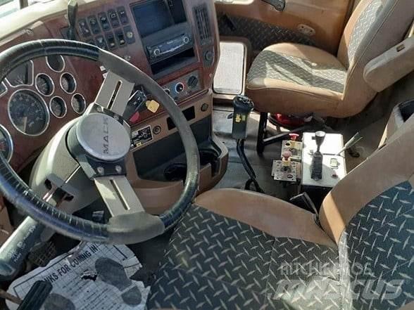 Mack GRANITE CTP713 وحدات الجر