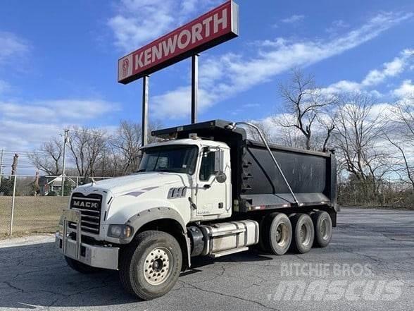 Mack GRANITE GU713 شاحنات قلابة
