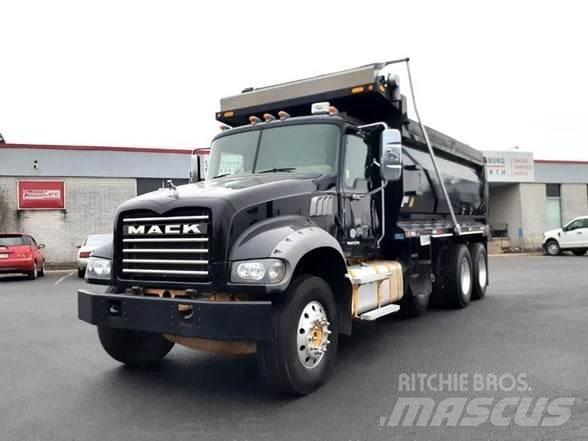 Mack GRANITE GU713 شاحنات قلابة