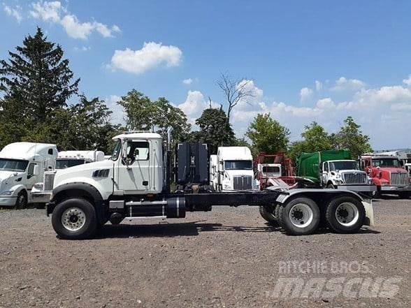 Mack GRANITE GU713 وحدات الجر