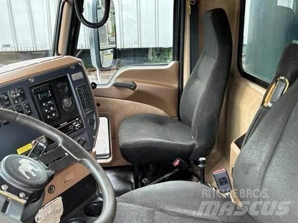 Mack GRANITE GU713 شاحنات قلابة