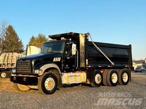 Mack GRANITE GU713 شاحنات قلابة