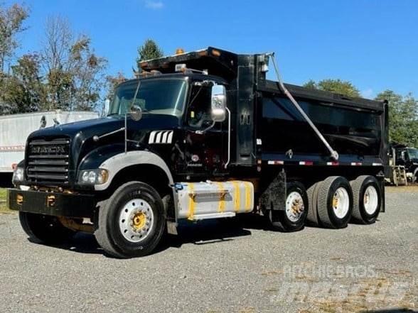 Mack GRANITE GU713 شاحنات قلابة