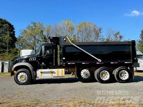 Mack GRANITE GU713 شاحنات قلابة