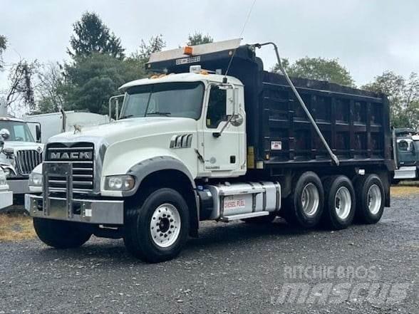 Mack GRANITE GU713 شاحنات قلابة