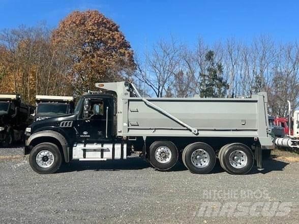 Mack GRANITE GU713 شاحنات قلابة