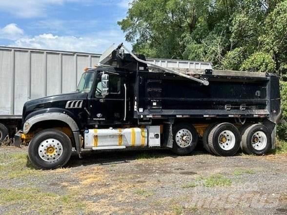 Mack GRANITE GU713 شاحنات قلابة