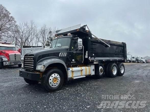 Mack GRANITE GU713 شاحنات قلابة