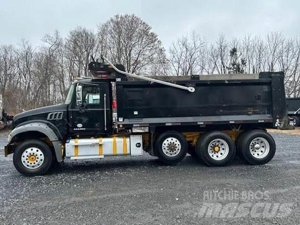 Mack GRANITE GU713 شاحنات قلابة