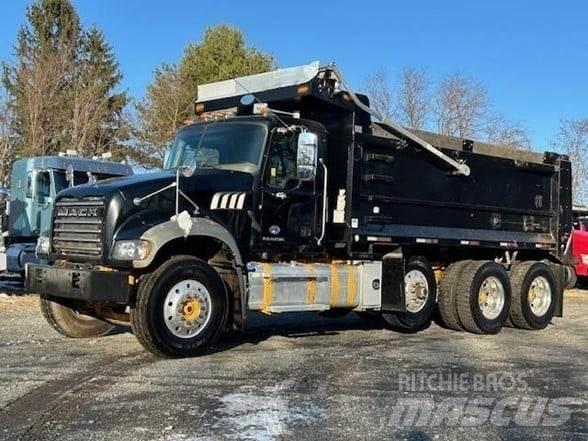 Mack GRANITE GU713 شاحنات قلابة