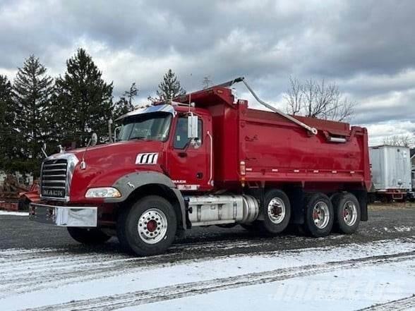 Mack GRANITE GU813 شاحنات قلابة