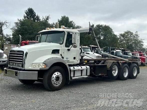 Mack GRANITE GU813 شاحنات المخلفات