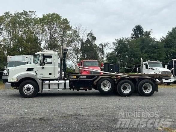 Mack GRANITE GU813 شاحنات المخلفات