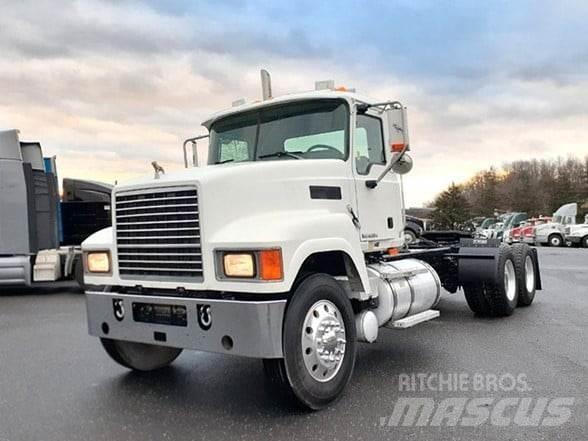 Mack PINNACLE CHU613 وحدات الجر