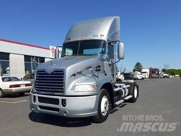 Mack PINNACLE CXU612 وحدات الجر