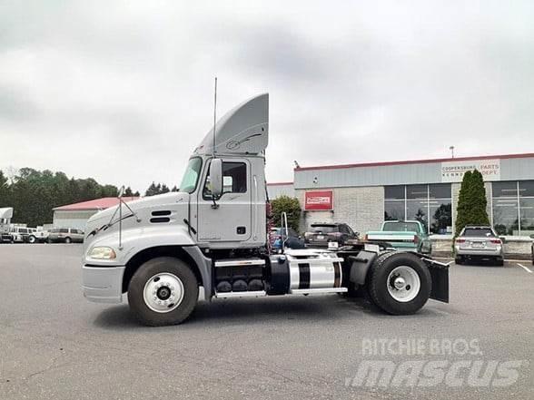 Mack PINNACLE CXU612 وحدات الجر