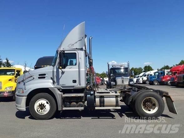Mack PINNACLE CXU612 وحدات الجر