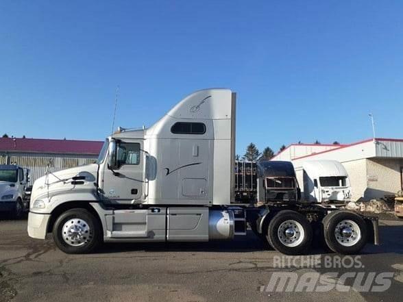 Mack PINNACLE CXU613 وحدات الجر