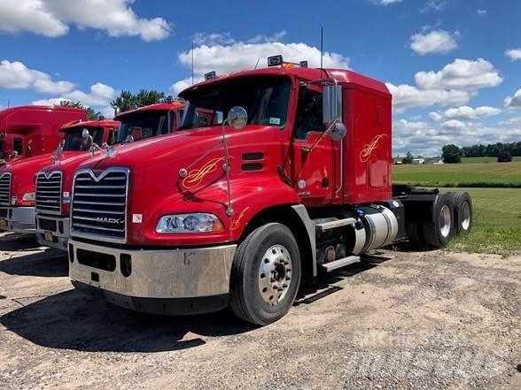 Mack PINNACLE CXU613 وحدات الجر