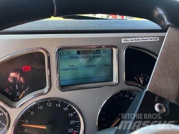 Mack PINNACLE CXU613 وحدات الجر