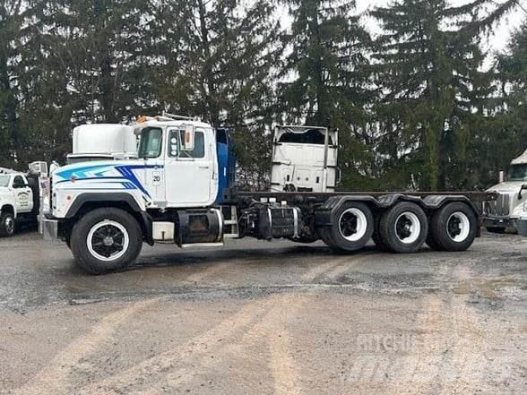 Mack RD690 شاحنات المخلفات