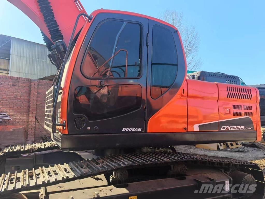 Doosan DX 225 LC-9c حفارات زحافة