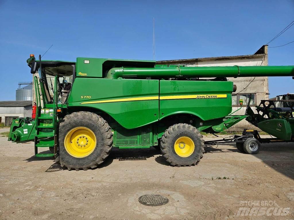 John Deere S770 حصادات