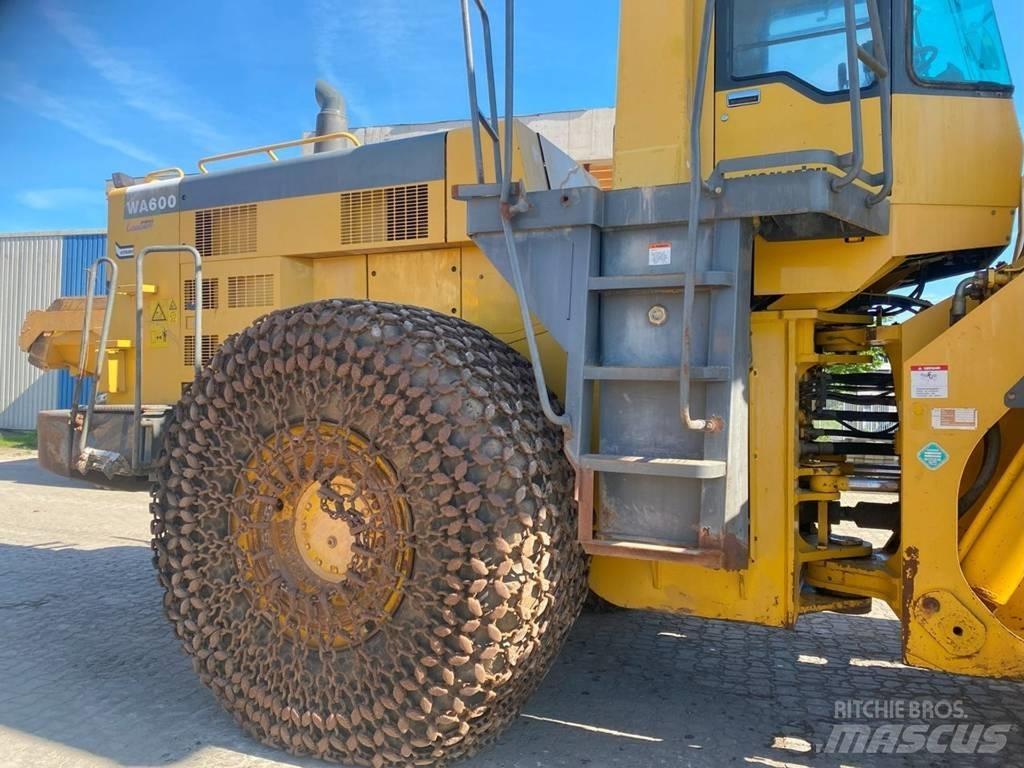 Komatsu WA 600-3 لوادر بعجل
