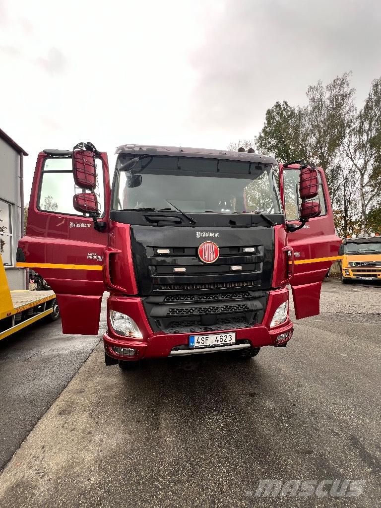 Tatra T158 شاحنات مسطحة/مفصلية الجوانب