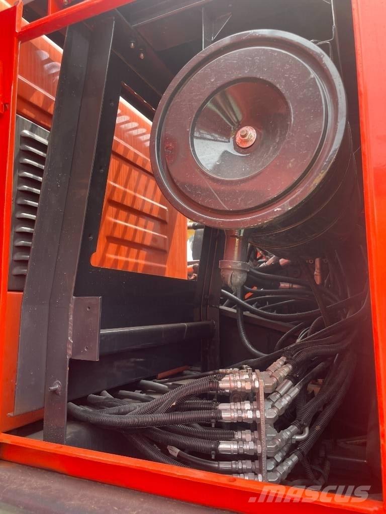 Doosan DX 225 LC حفارات زحافة
