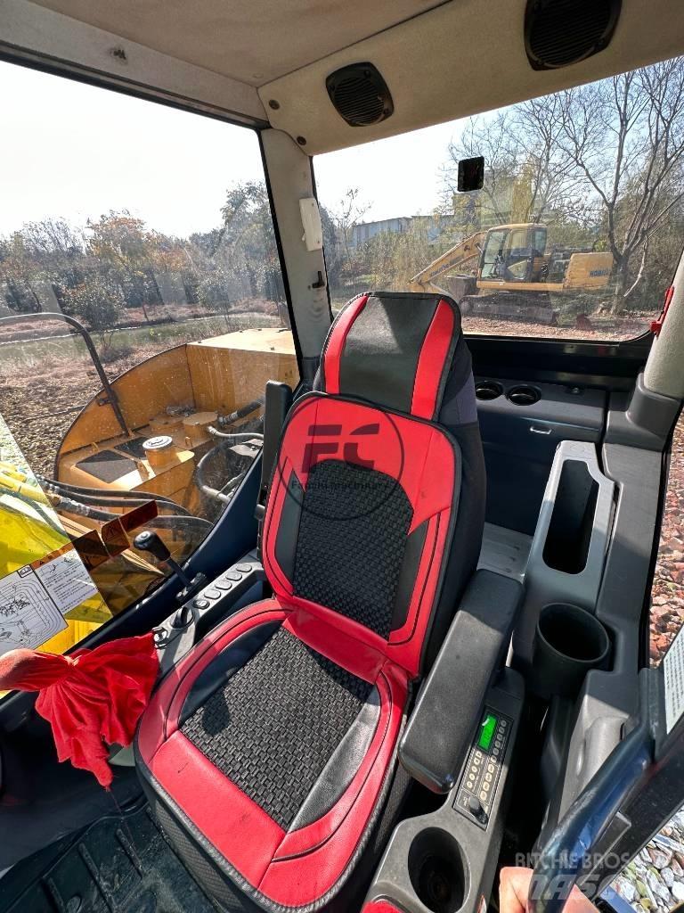 Komatsu PC 70-8 حفارات زحافة