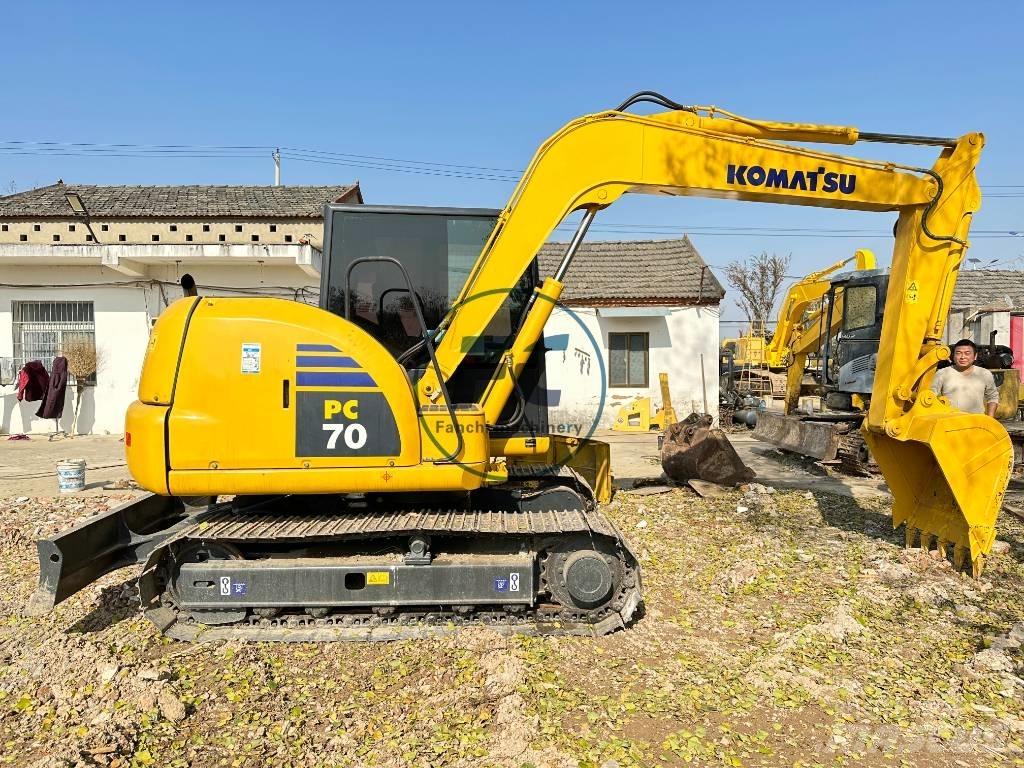 Komatsu PC 70-8 حفارات زحافة