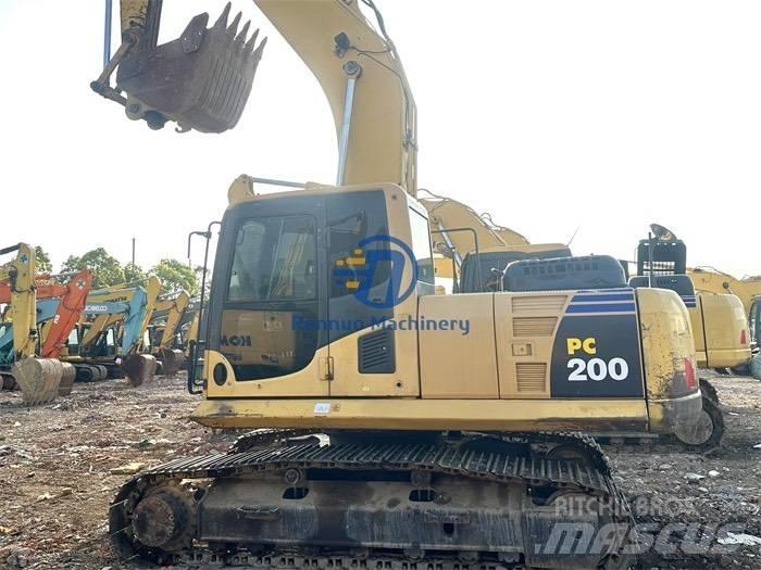 Komatsu PC200-8 حفارات زحافة