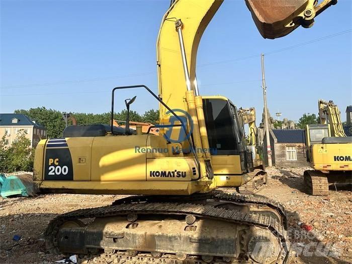 Komatsu PC200-8 حفارات زحافة