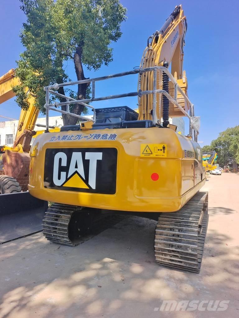 CAT 320 D2 حفارات زحافة