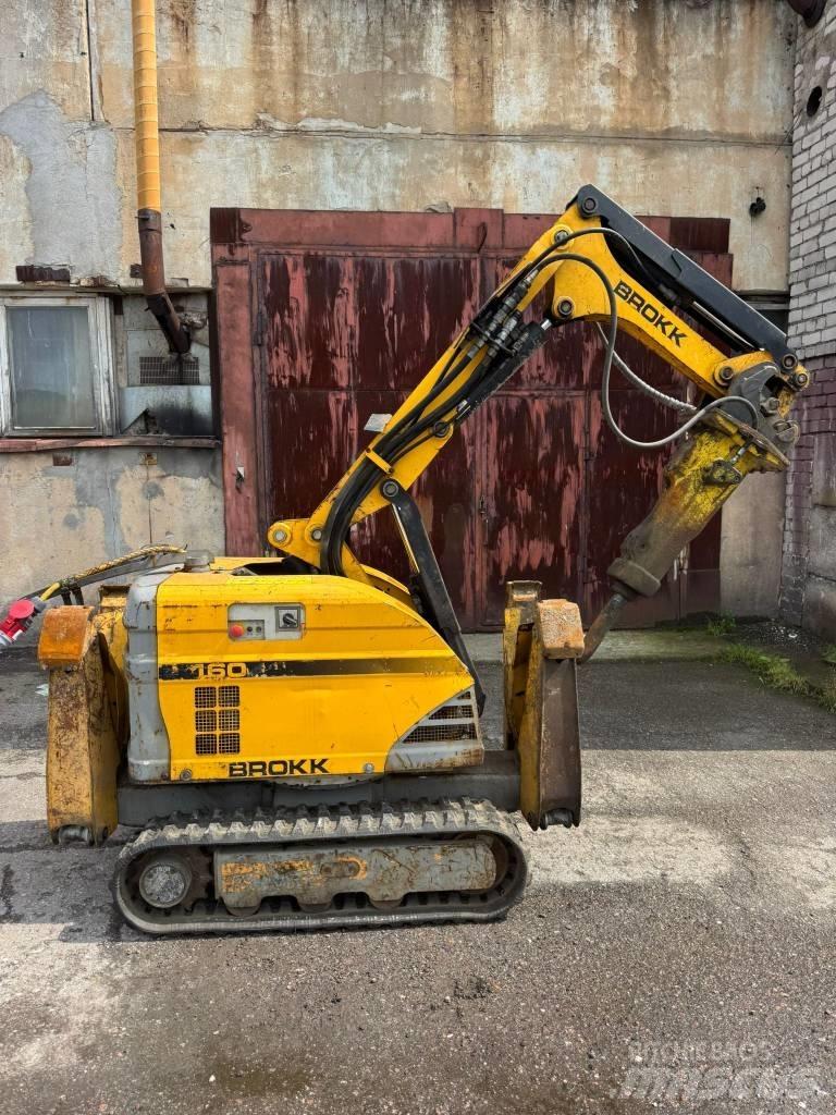 Brokk 160 حفارات هدم