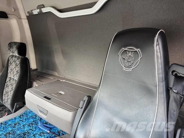 Scania P 370 شاحنات بغطاء جانبي