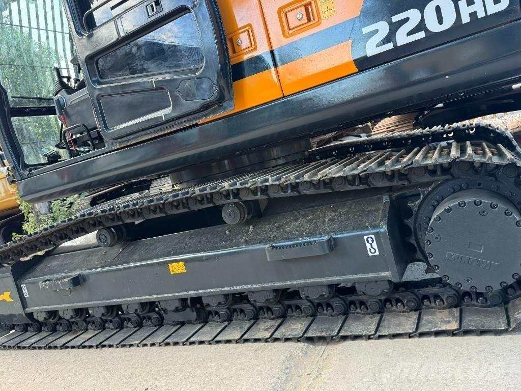 Hyundai 220HX حفارات زحافة