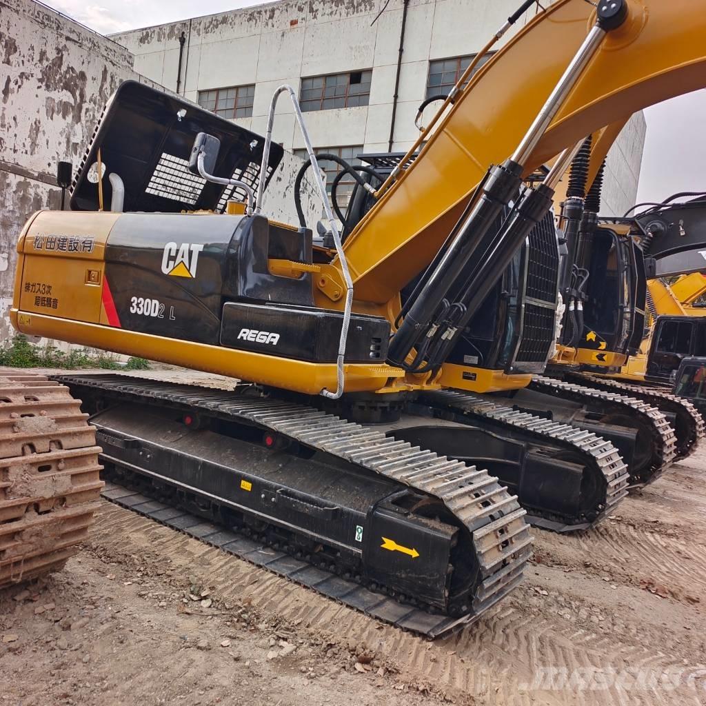 CAT 324 D2L حفارات زحافة