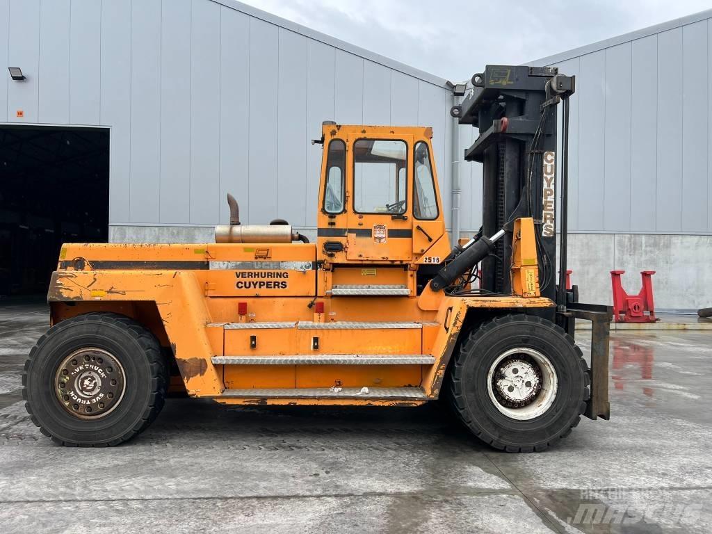 Svetruck 25 120 42 شاحنات الديزل