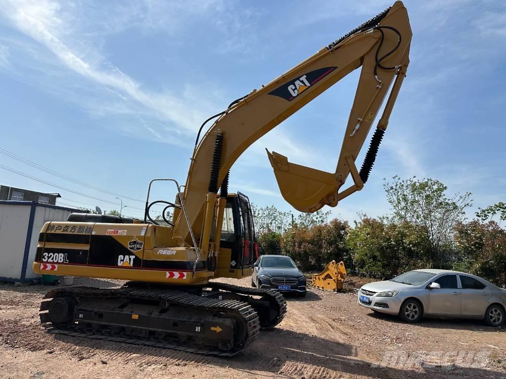 CAT 320BL حفارات زحافة